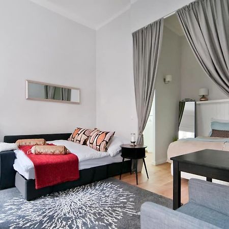 ⍟Luxurious And Bright⍟ 5 Min Walk To City Center Lägenhet Wien Exteriör bild