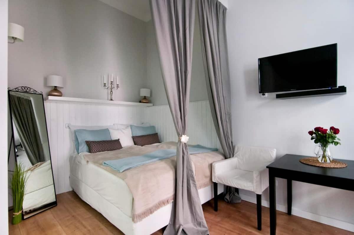 ⍟Luxurious And Bright⍟ 5 Min Walk To City Center Lägenhet Wien Exteriör bild