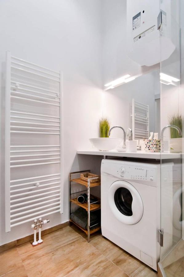 ⍟Luxurious And Bright⍟ 5 Min Walk To City Center Lägenhet Wien Exteriör bild