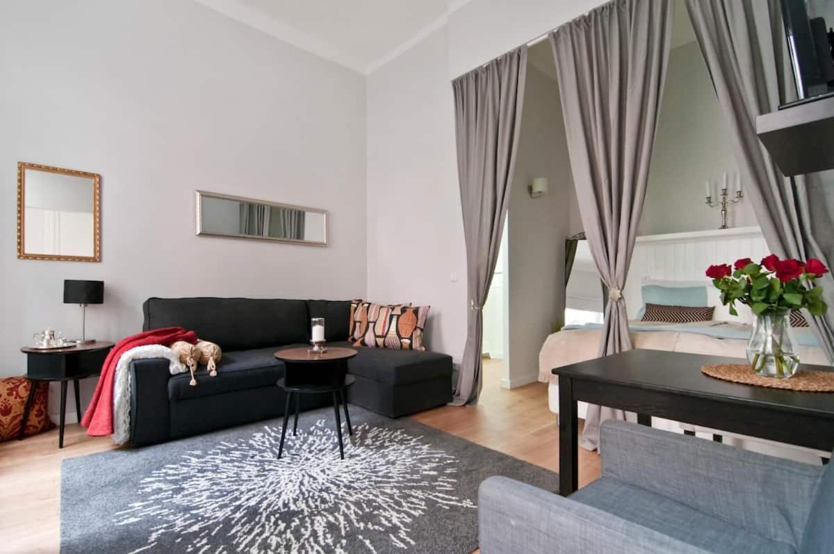 ⍟Luxurious And Bright⍟ 5 Min Walk To City Center Lägenhet Wien Exteriör bild
