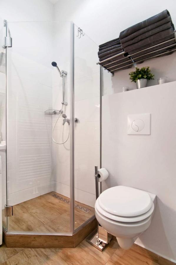 ⍟Luxurious And Bright⍟ 5 Min Walk To City Center Lägenhet Wien Exteriör bild